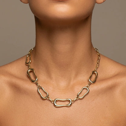 Fluid Gold Statement Necklace – Nische