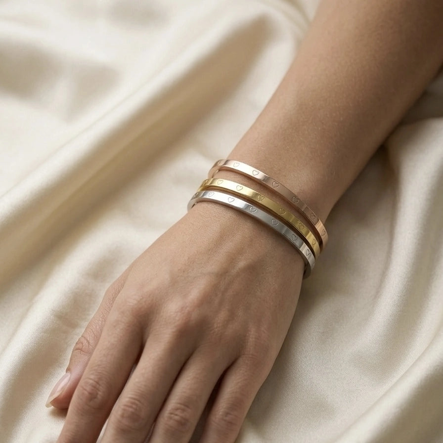 Heart-Detail Tri-Tone Cuff Bangle Set – Nische