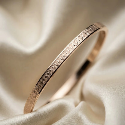 Diamond-Cut Rose Gold Cuff Bangle – Nische