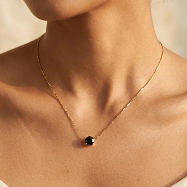 Solitaire Black Gem Pendant – Nische