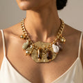 The Golden Pebble Choker – Nische