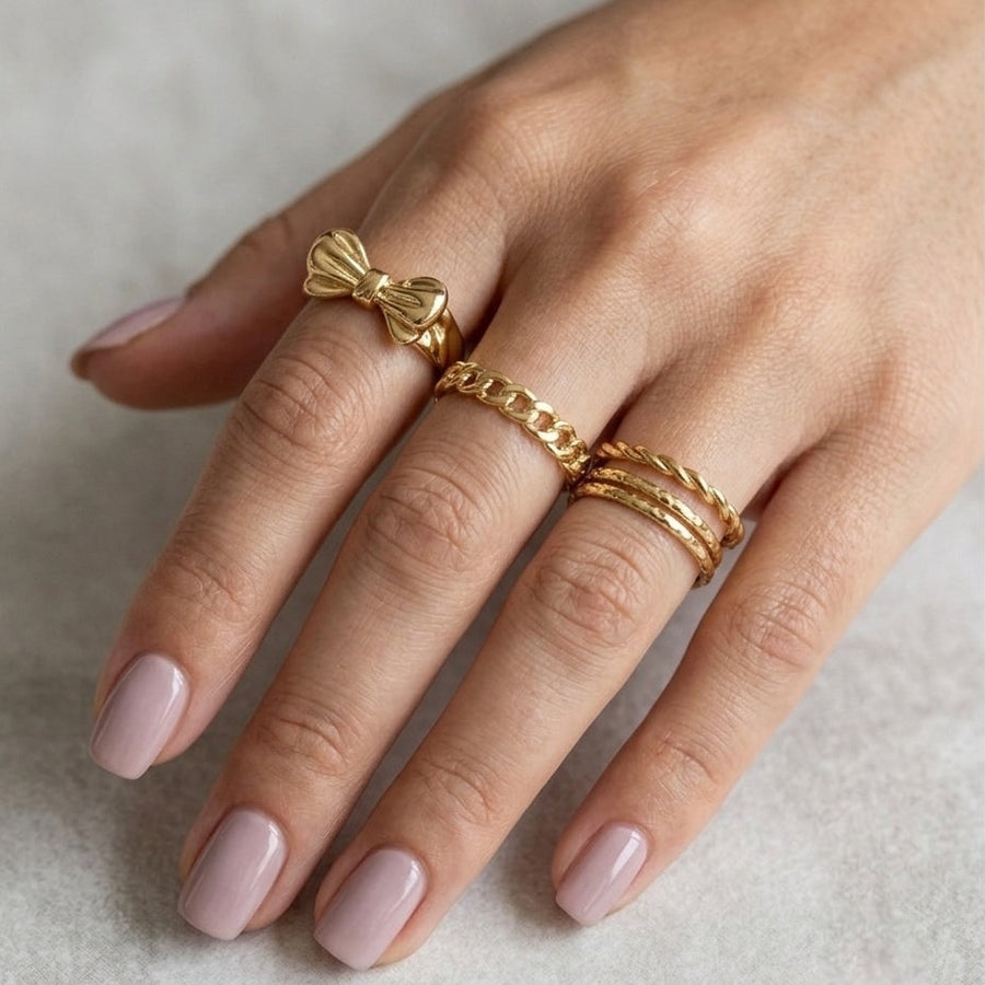 Bow & Twist Stackable Ring Set – Nische